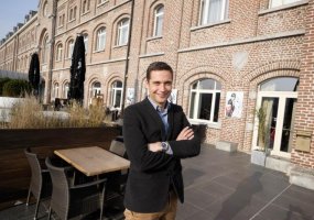 L'Hôtel Verviers fête ses 10 ans et remet un chèque de 1 500 euros à l’Apem-T 21
