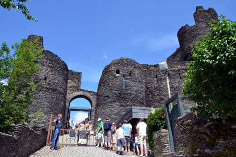 Remportez vos entrées pour le château féodal et pour le parc à gibier à la Roche-en-Ardenne.